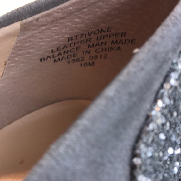 Boutique 9 Gray Suede Stilettos Glitter Heel Sz 10 - Picture 9 of 9